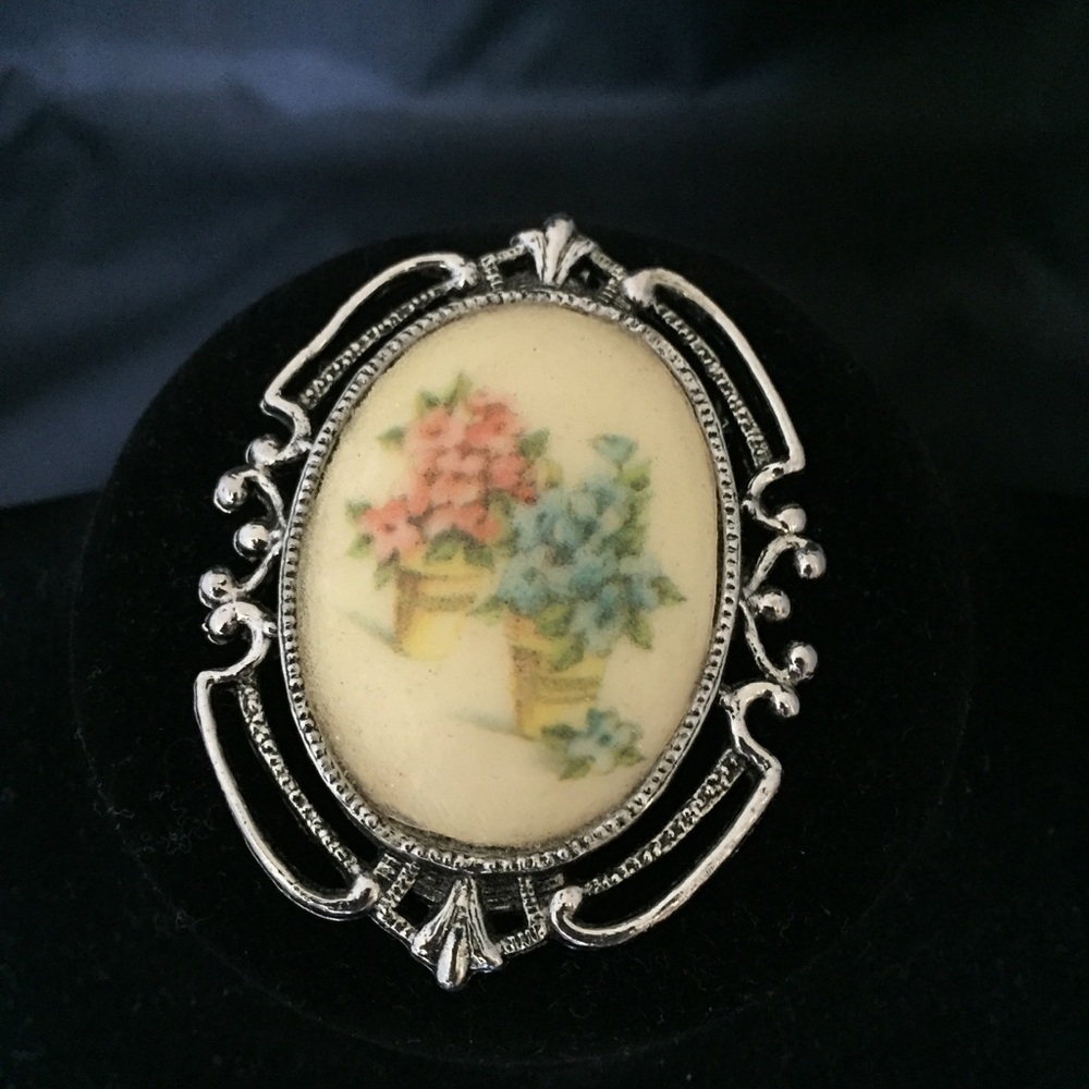 Vintage Brooch / Pin